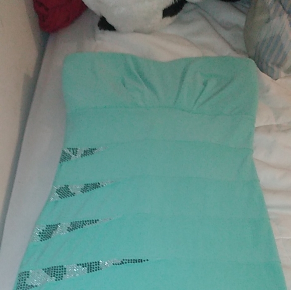 Dress - Picture 2 of 2